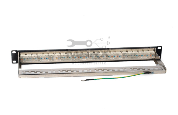 24Port Cat - 6 Loaded Patch Panel - 180° with Cable  Manager
